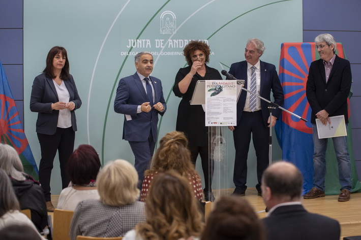 Instituciones y asociaciones granadinas se unen para celebrar el Día del Pueblo Gitano Andaluz